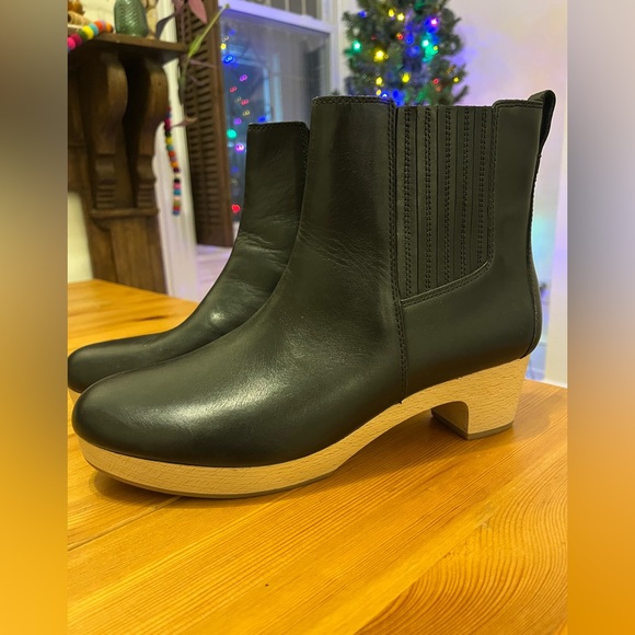 Madewell Black Heeled Boots - Picture 2 of 15